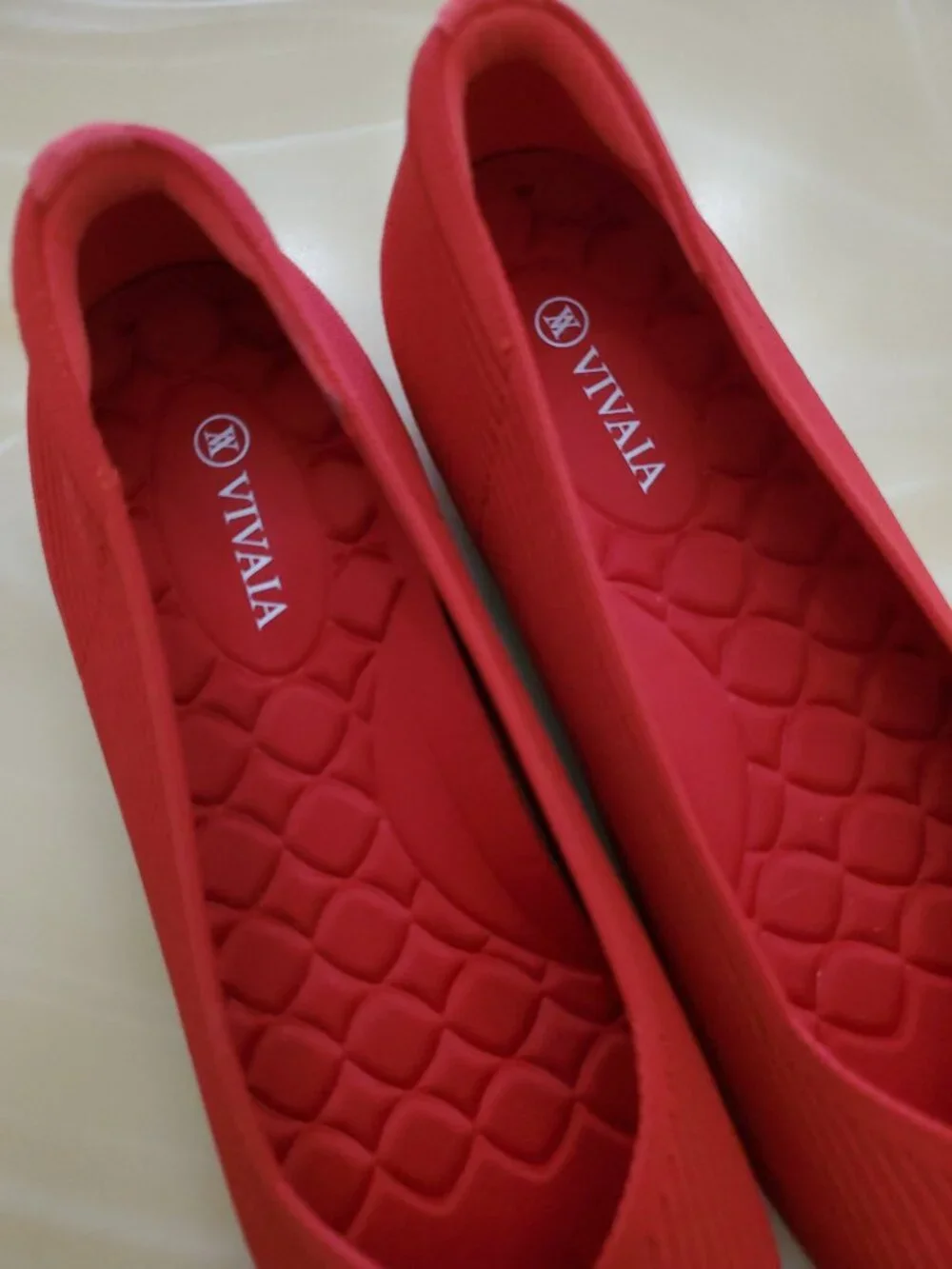 VIVAIA Margot Walker Lightweight Square-Toe V-Cut Slip On Flats in Ruby Red 10.5